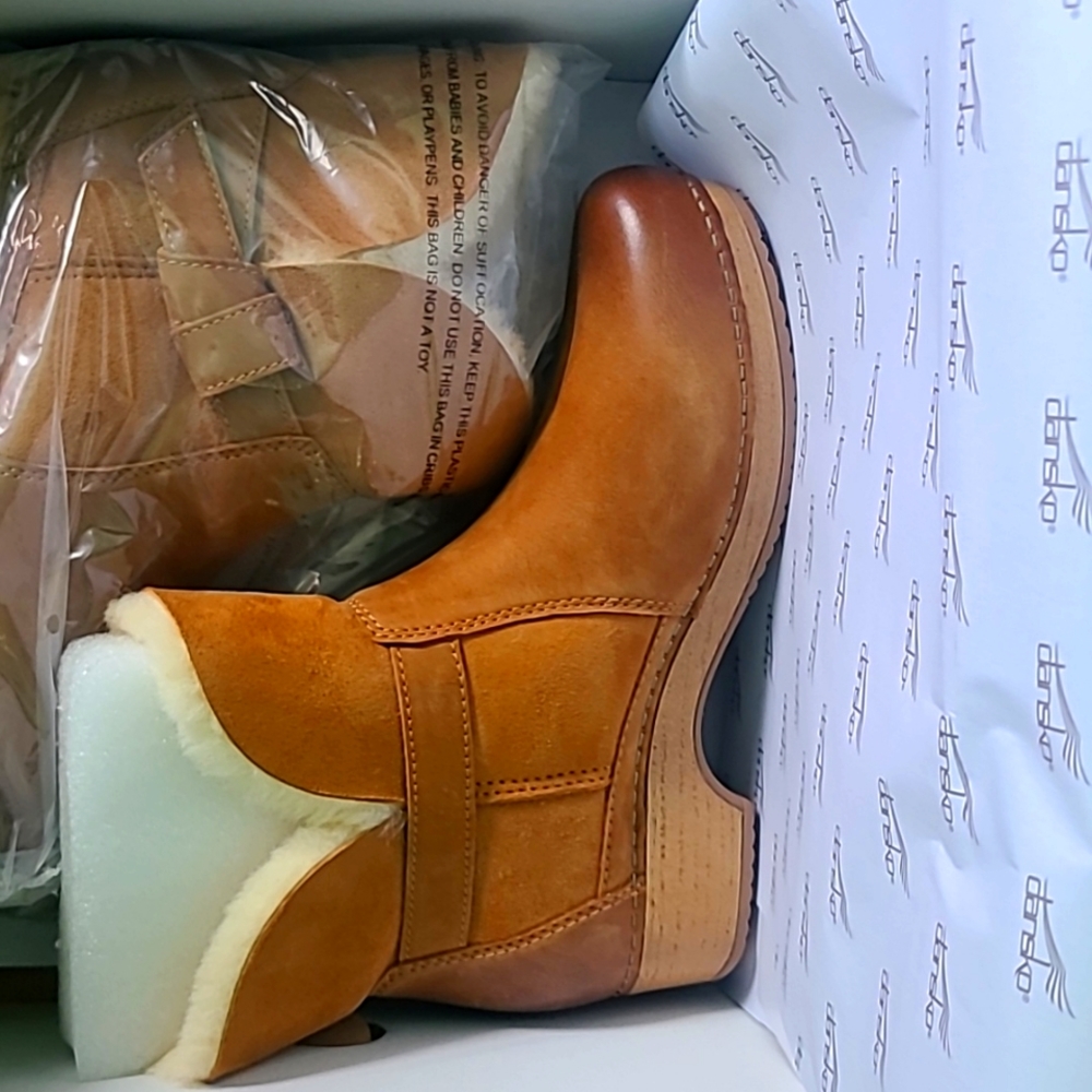 Dansko Women's Bessie Pull On Boot - Bootie Ankle Boot honey size 39 euro us 8.5